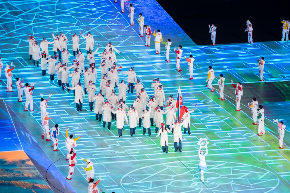 Slovenská výprava počas otváracieho ceremoniálu na ZOH 2022 v Pekingu.