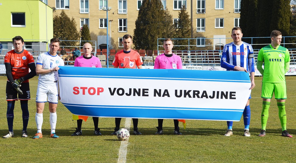 Futbalisti vyslali jasný odkaz k súčasnej situácii na Ukrajine.