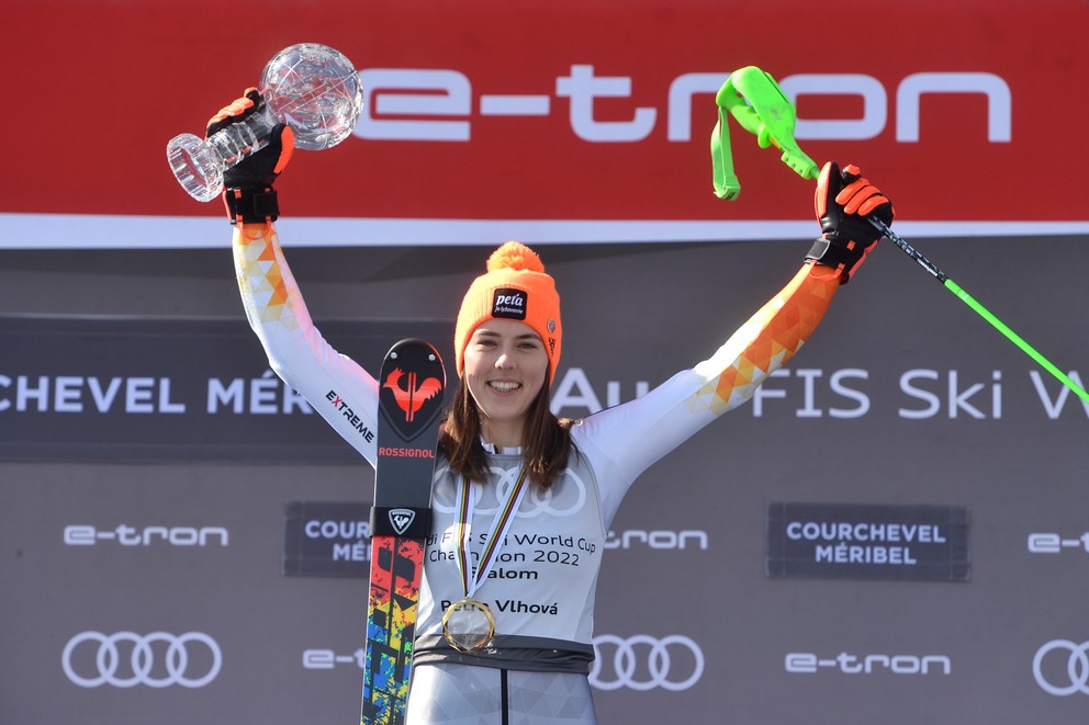 Petra Vlhová si prebrala malý glóbus za slalom.