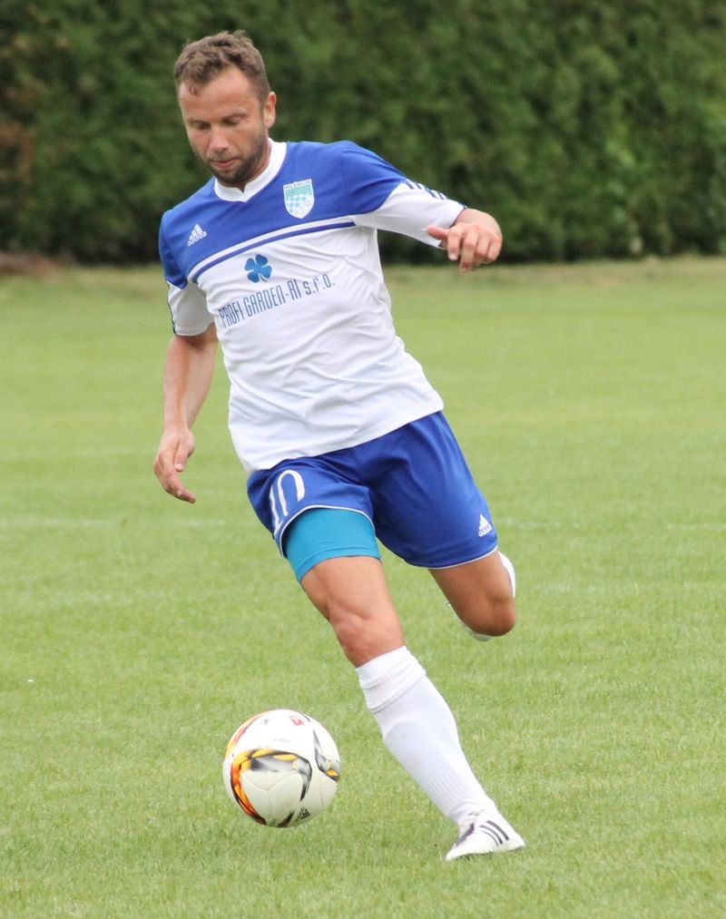 František Šott ml. hráva futbal aktívne aj vo veku 46 rokov.
