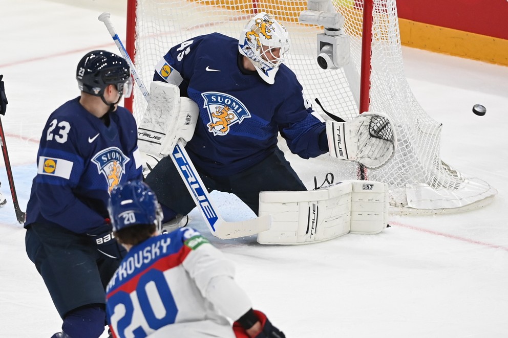 Juraj Slafkovský v zápase Slovensko - Fínsko vo štvrťfinále MS v hokeji 2022.