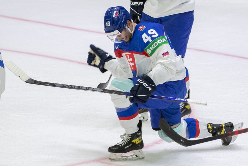 Samuel Takáč sa teší po strelenom góle na MS v hokeji 2022.