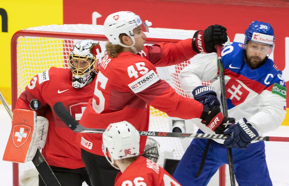 Tomáš Tatar v zápase Slovensko - Švajčiarsko na MS v hokeji 2022.