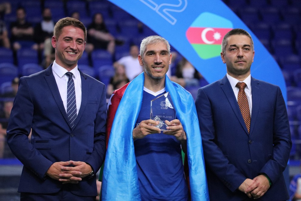 Sprava Boris Aleksandrov, najlepší hráč turnaja Bachtijar Soltanov (Azerbajdžan) a Peter Králik.