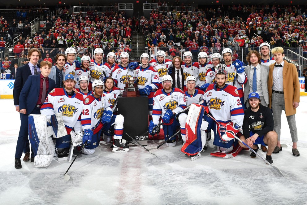 Edmonton Oil Kings aj s Jakubom Demekom po víťazstve Východnej konferencie WHL.