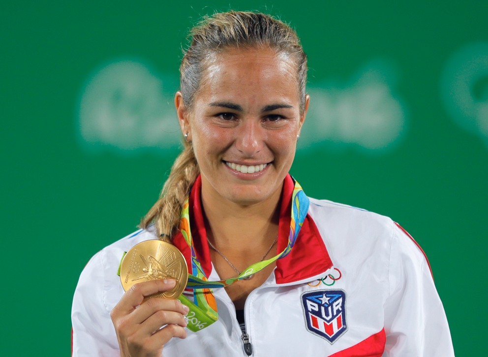 Portorická tenistka Monica Puigová so zlatou medailou na OH 2016 v Riu.