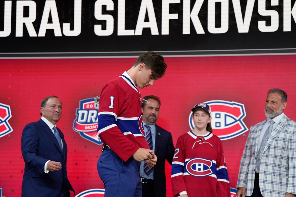 Juraj Slafkovský ako jednotka draftu NHL 2022. Vybral si ho Montreal Canadiens.