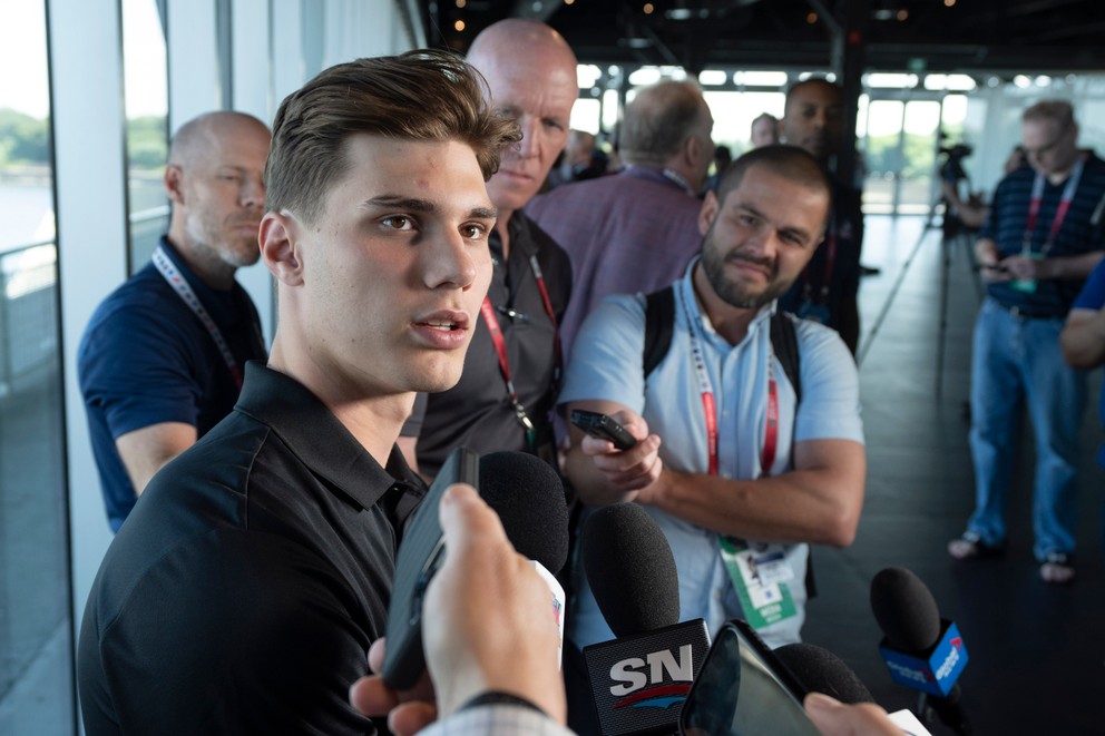 Juraj Slafkovský pred draftom NHL 2022 v Montreale.