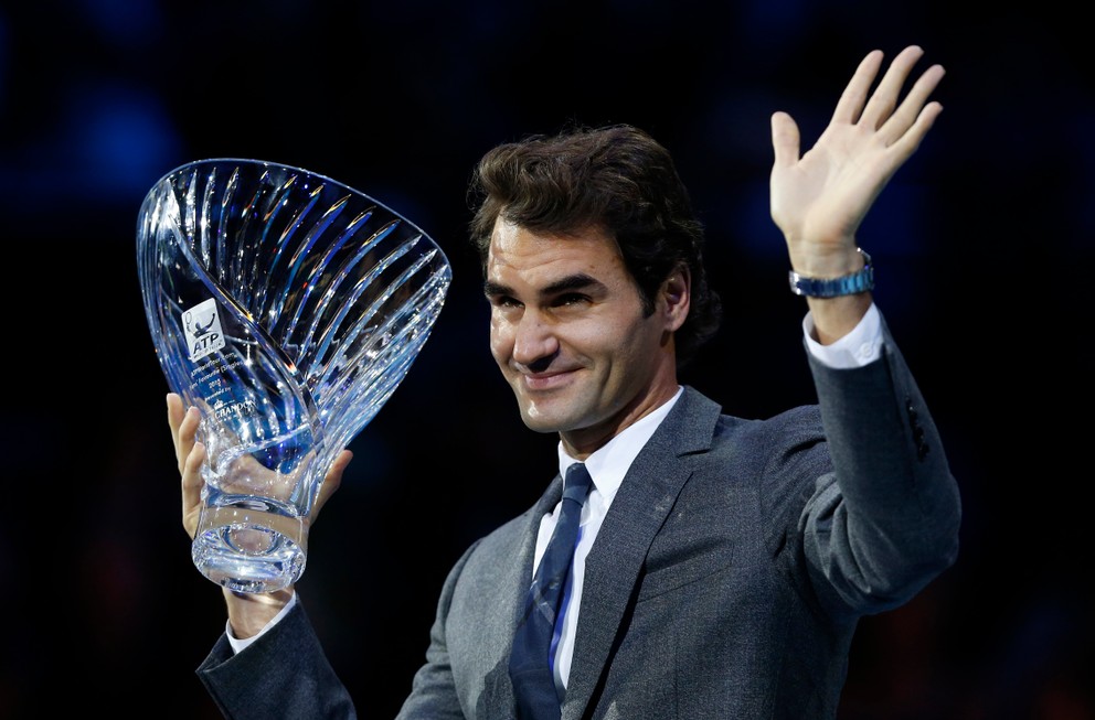 Roger Federer a trofejou pre Najpopulárnejšieho tenistu na okruhu ATP podľa fanúšikov.