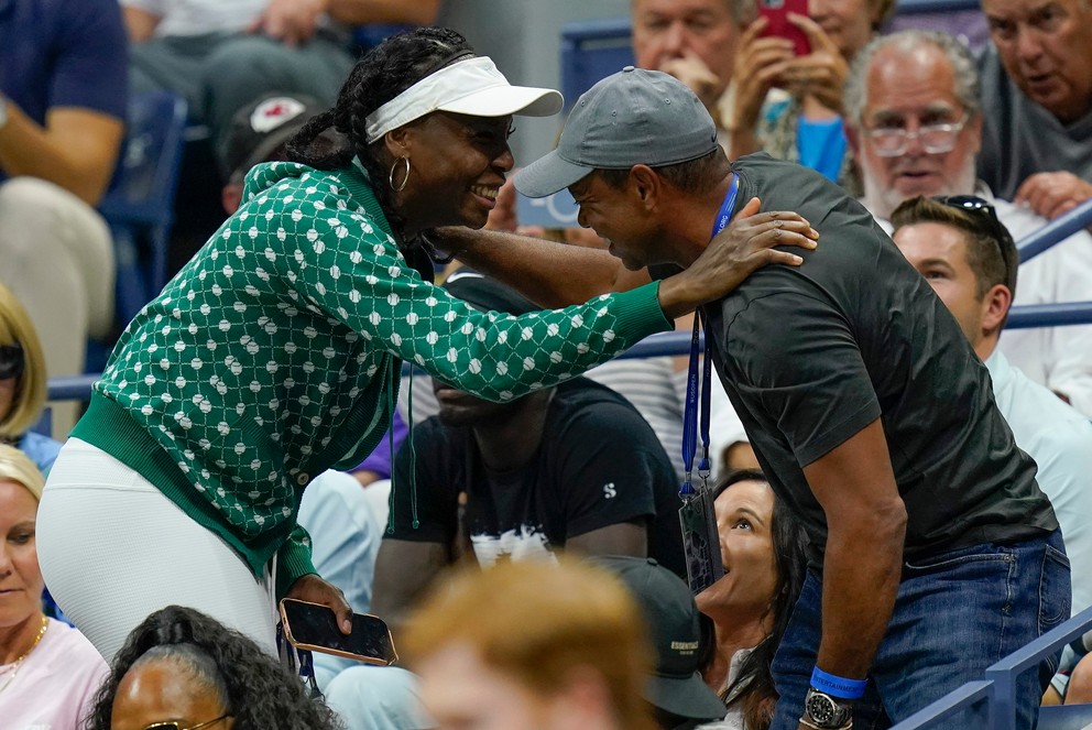 Tiger Woods a Venus Williamsová v hľadisku na US Open 2022.