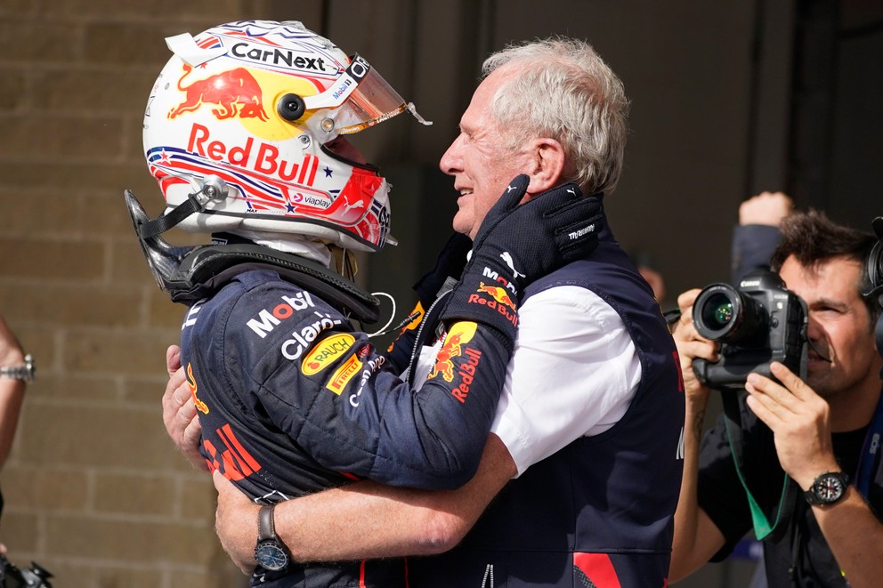Max Verstappen a poradca tímu Red Bull Helmut Marko.