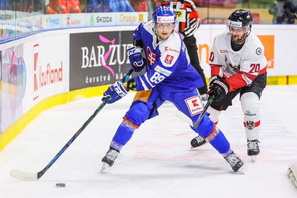 Adrián Holešinský v drese Slovenska.