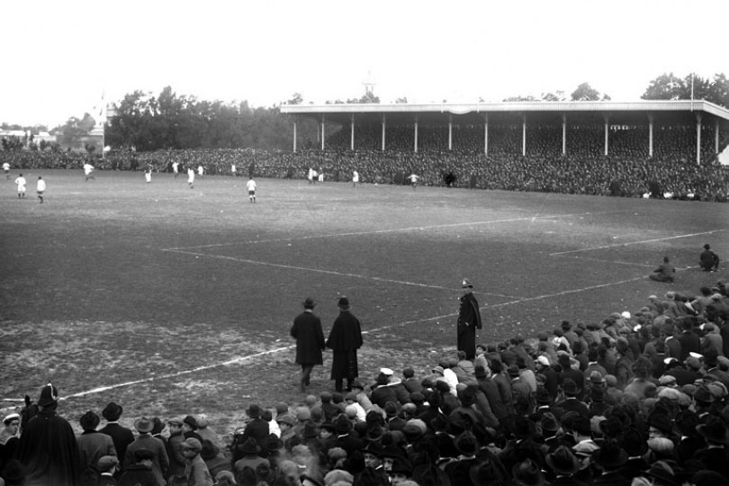 Estadio Gran Parque Central v Montevideu s kapacitou 20.000 divákov, na ktorom sa hrali MS vo futbale 1930.