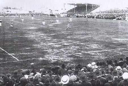 Estadio Pocitos v Montevideu s kapacitou 10.000 divákov, na ktorom sa hrali MS vo futbale 1930.