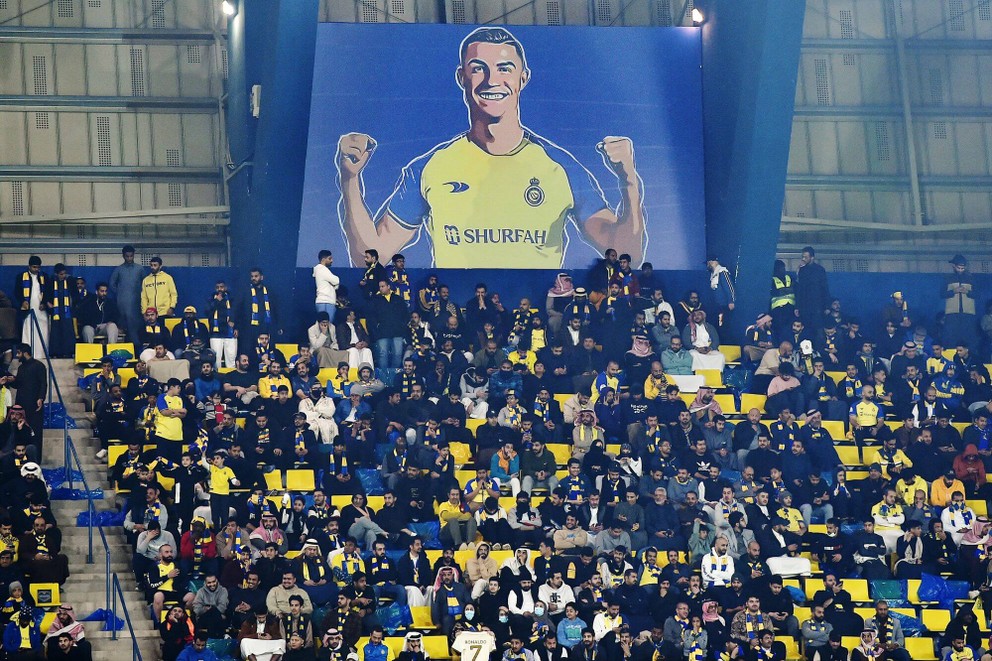 Fanúšikovia Al-Nassr pri debute Cristiana Ronalda.