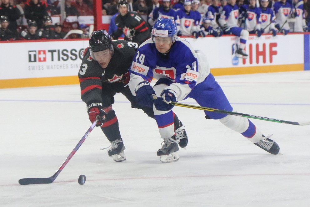 Adam Sýkora v zápase Kanada - Slovensko na MS v hokeji do 20 rokov. 