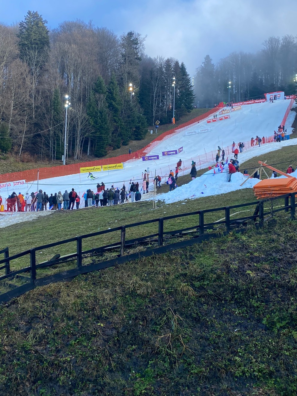 Veľmi zlé podmienky na trati a v jej okolí v Záhrebe.