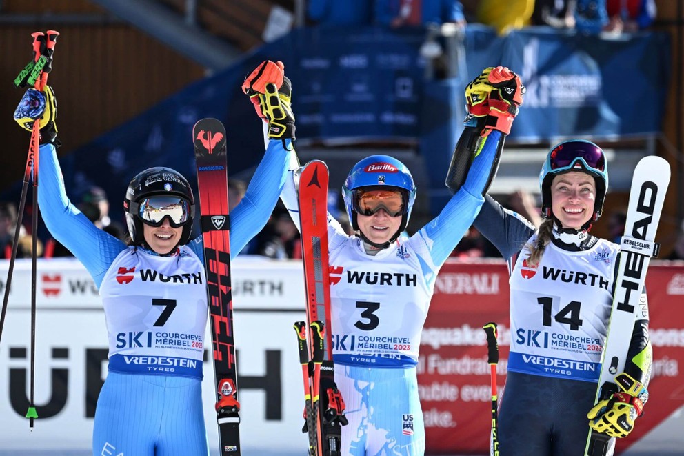 Mikaela Shiffrinová vyhrala obrovský slalom na MS 2023 pred Federicou Brignoneovou (vľavo) a Ragnhild Mowinckelovou.