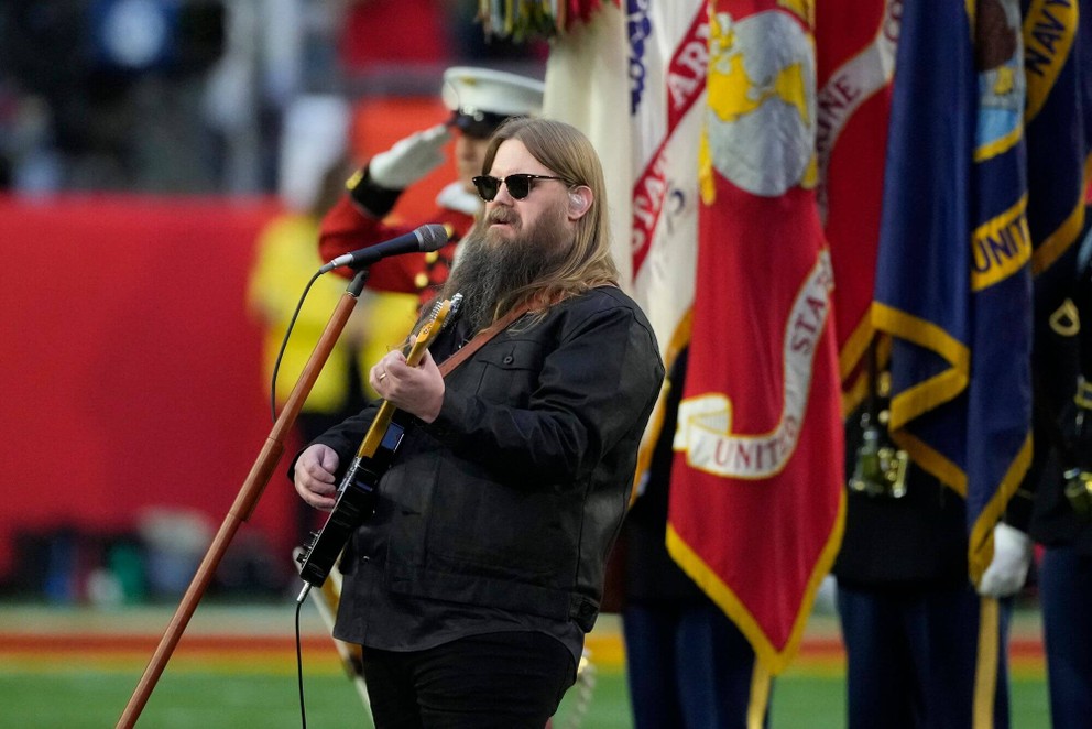 Chris Stapleton zaspieval národnú hymnu USA.