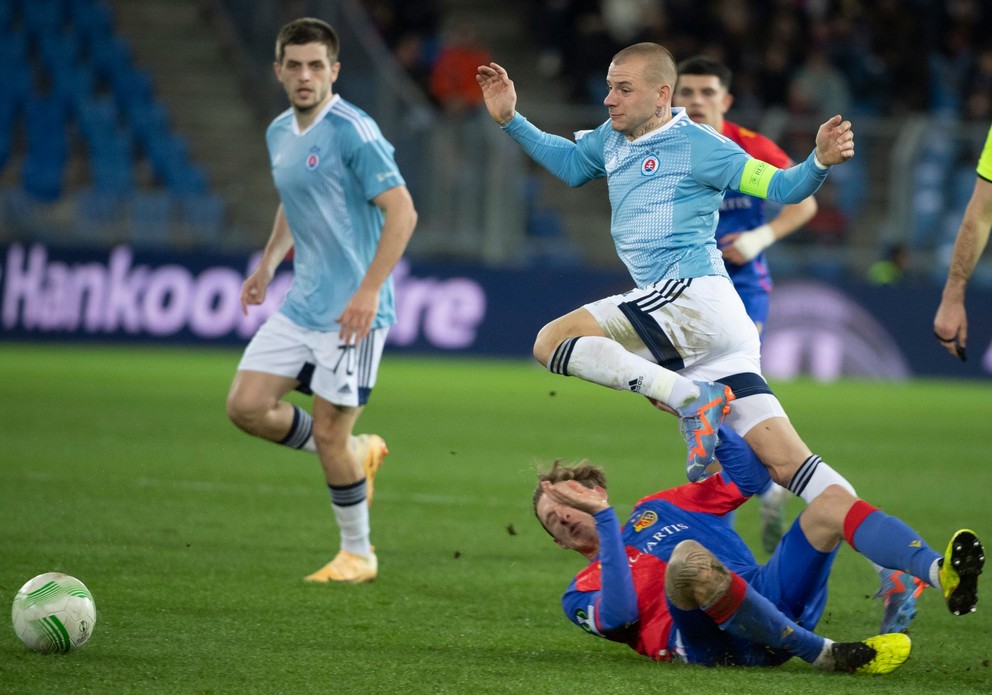 Vladimir Weiss mladší v zápase FC Bazilej - ŠK Slovan Bratislava.