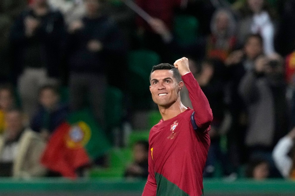 Cristiano Ronaldo sa teší po góle v zápase Portugalsko - Lichtenštajnsko v kvalifikácii EURO 2024.