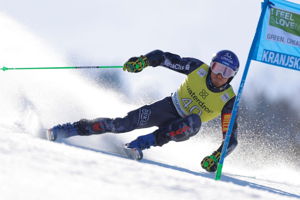 Adam Žampa počas obrovského slalomu v Kranjskej Gore.