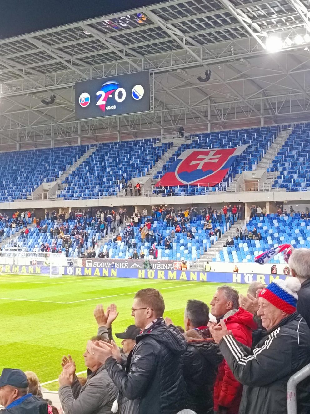 Fanúšikovia počas zápasu Slovensko - Bosna a Hercegovina v zápase kvalifikácie EURO 2024.