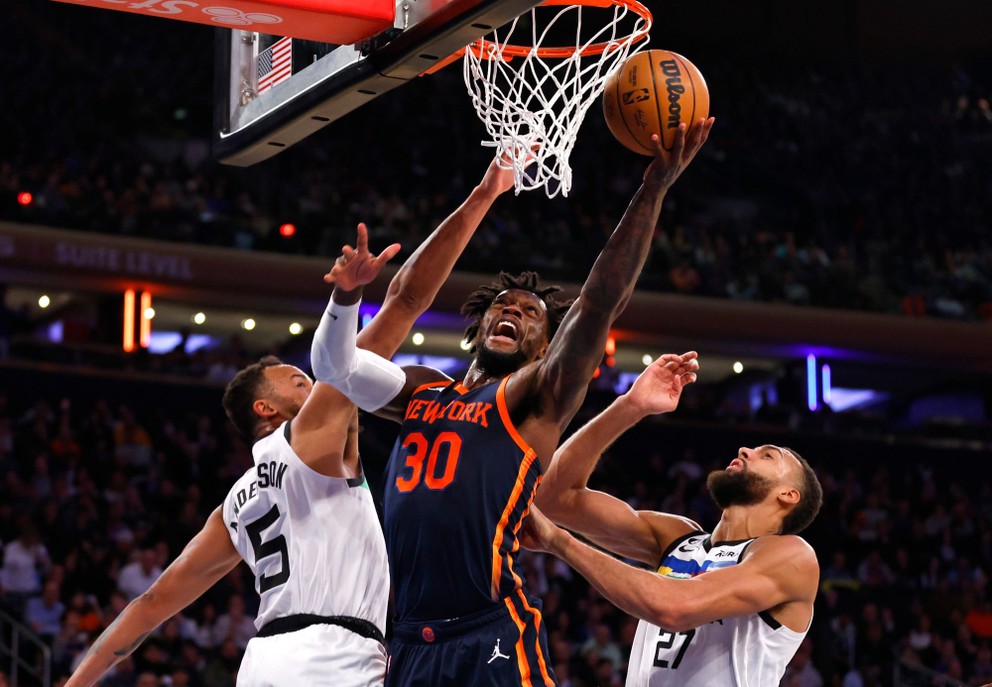 Na snímke je basketbalista New Yorku Knicks Julius Randle.