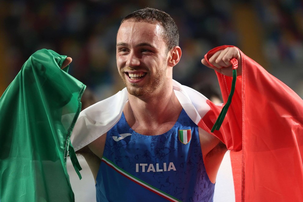 Samuele Ceccarelli získal zlato v behu na 60 m na halových ME v atletike 2023.
