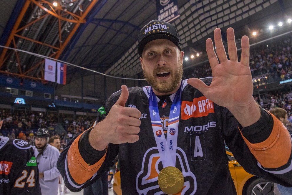 Košický útočník Marek Bartánus získal šiesty extraligový titul. 