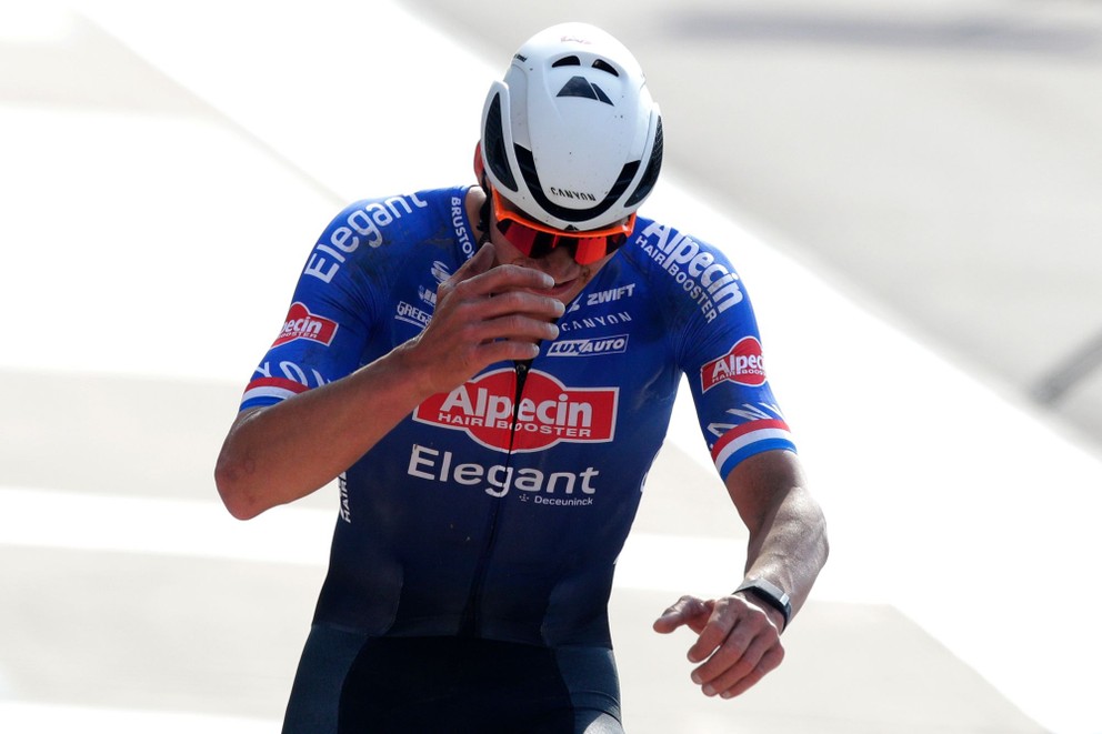 Mathieu Van der Poel po triumfe na monumentálnej klasike Paríž - Roubaix. 