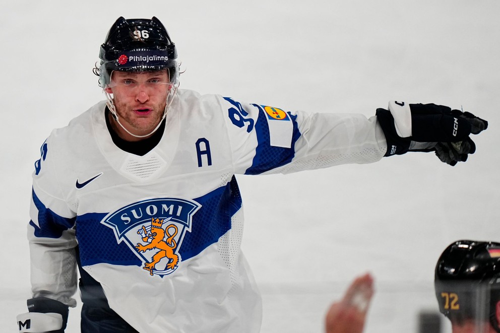 Líder fínskeho tímu Mikko Rantanen na MS v hokeji 2023.