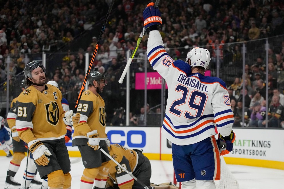 Leon Draisaitl v drese Edmontonu Oilers.