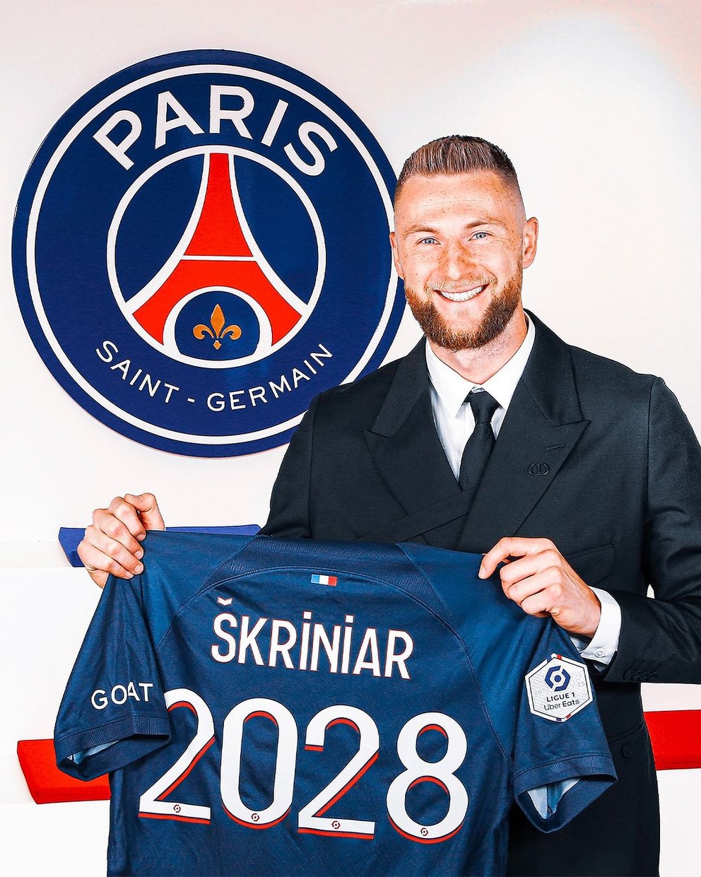 Slovenský obranca Milan Škriniar podpísal zmluvu s Parížom St. Germain.