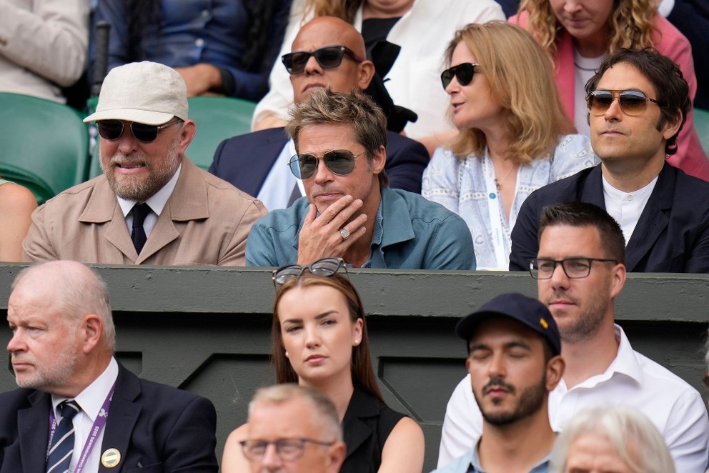 Medzi známymi osobnosťami, ktoré sledovali finále Wimbledonu, bol aj herec Brad Pitt. 