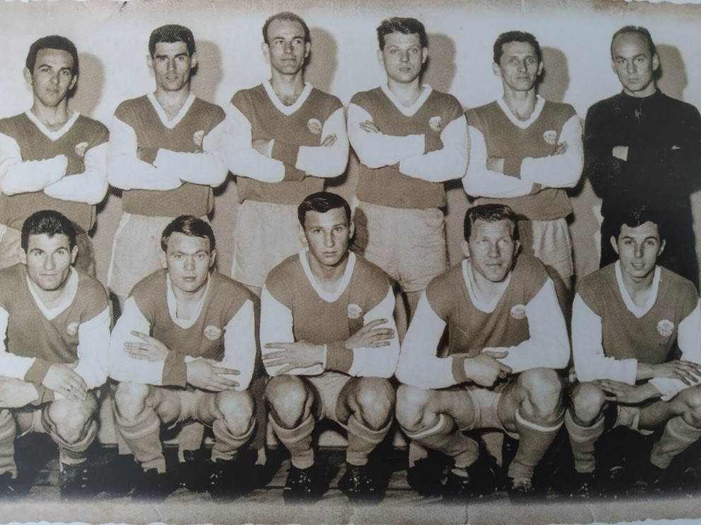 Mužstvo Lokomotívy Košice v roku 1966. V hornom rade zľava: Štefan Lazar, Ján Slosiarik, František Hájek, Milan Urban, Ondrej Ištók, Viliam Schrojf. V dolnom rade zľava František Šnír, Štefan Čaban, Mikuláš Kassai, Adolf Scherer a Štefan Daňo.