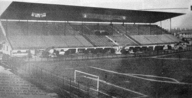Najväčší štadión MS vo futbale 1934 Stadio San Siro v Miláne s kapacitou 55.000 divákov.