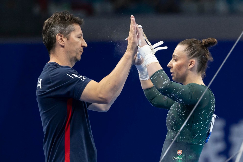 Gymnastka Barbora Mokošová a jej tréner Martin Zvalo.
