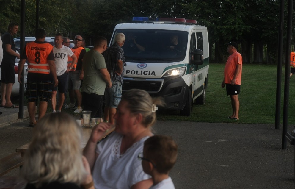 Privolaná polícia na zápas Slovnaft Cupu: ŠK Nacina Ves - Partizán Bardejov.