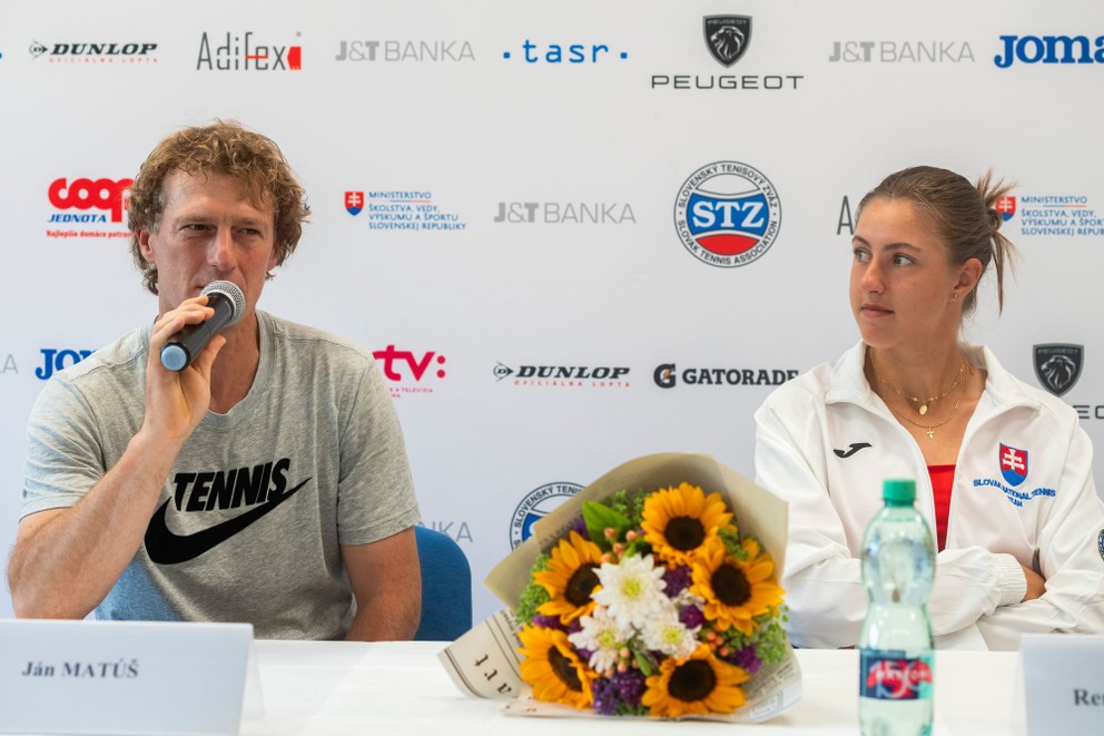 Na snímke je slovenská tenistka Renáta Jamrichová so svojím trénerom Jánom Matúšom.