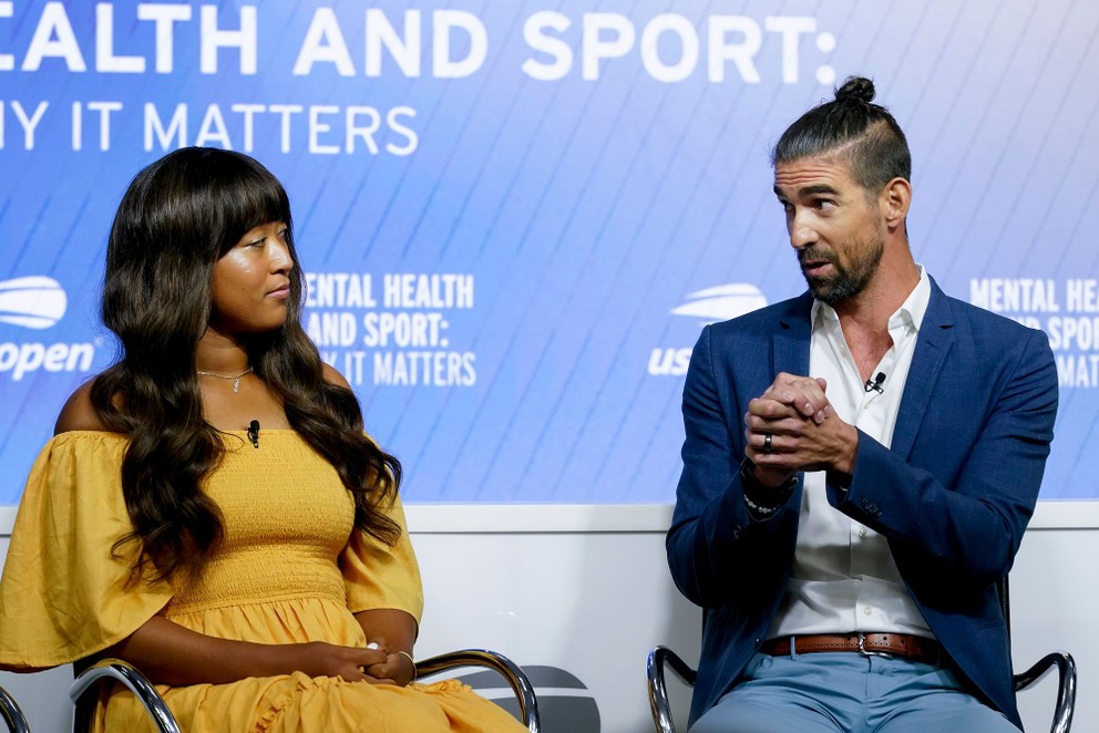 Naomi Osaková a Michael Phelps počas fóra o mentálnom zdraví. 