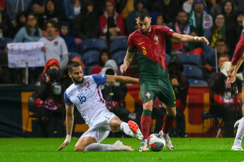 Dávid Hancko v zápase proti Portugalsku.