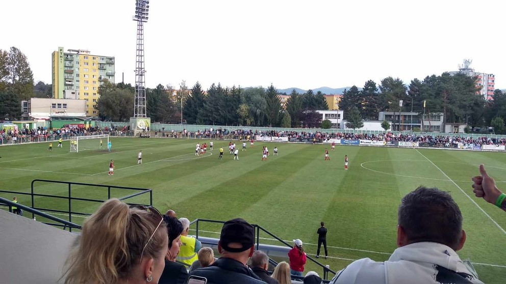 Momentka zo zápasu Lehota pod Vtáčnikom - Spartak Trnava.