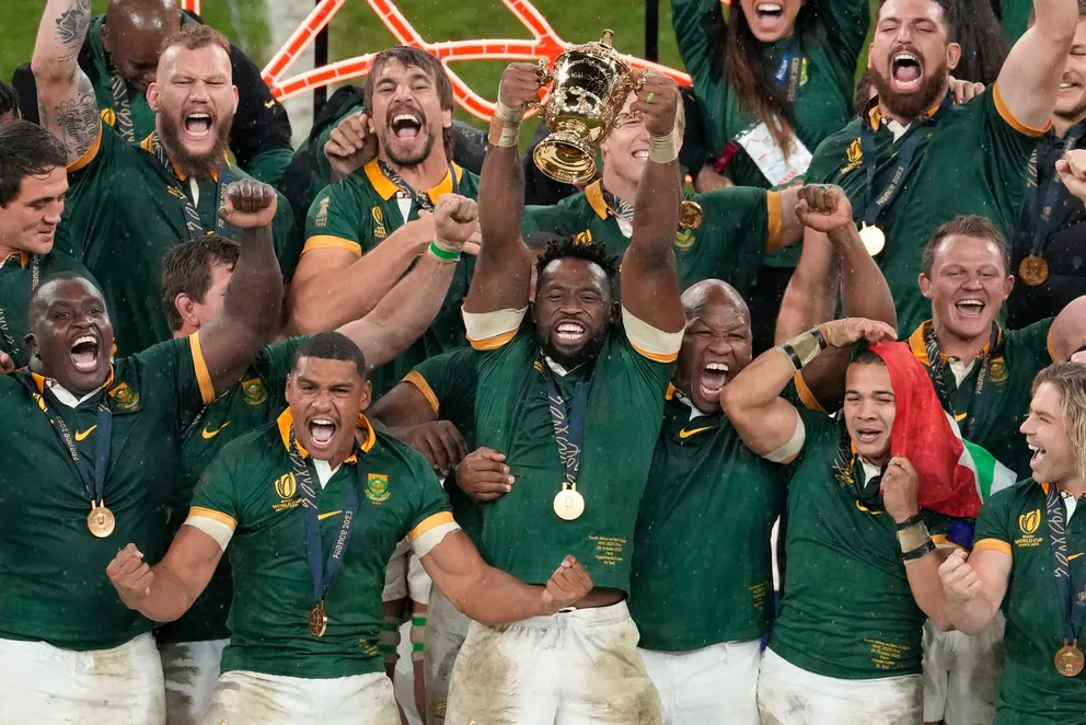 Photo of the Remarkables mountain range in Queenstown, New Zealand.