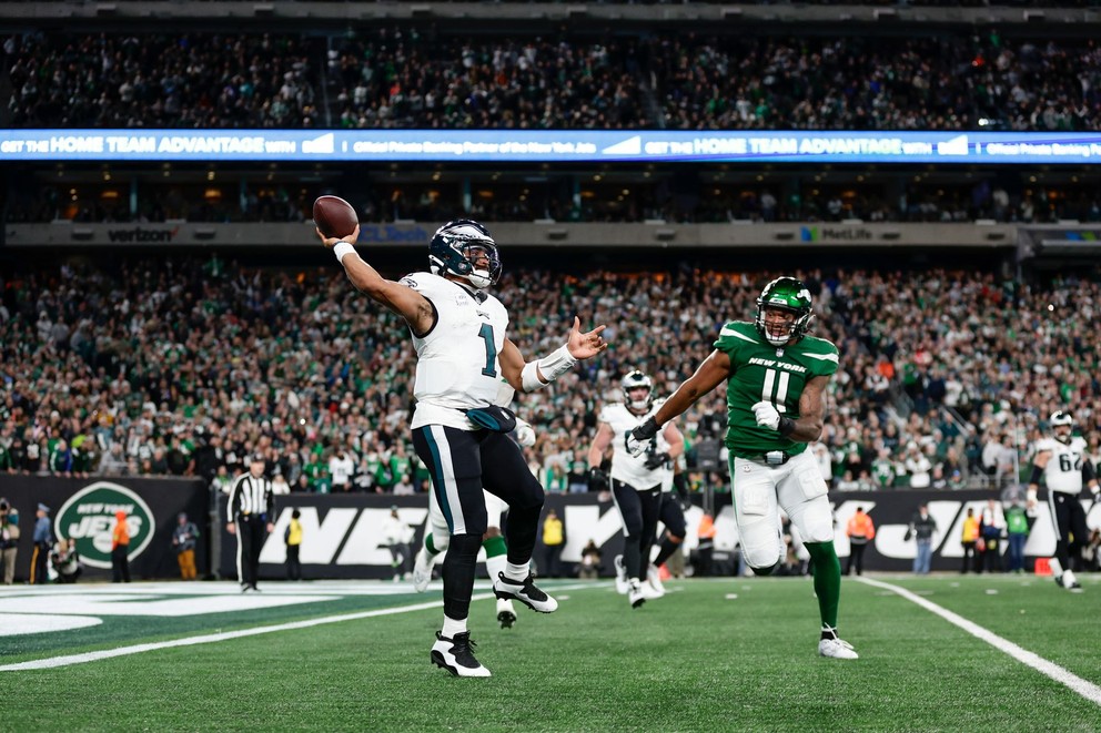 Quarterback tímu Philadelphia Eagles Jalen Hurts v zápase NFL proti New Yorku Jets. 