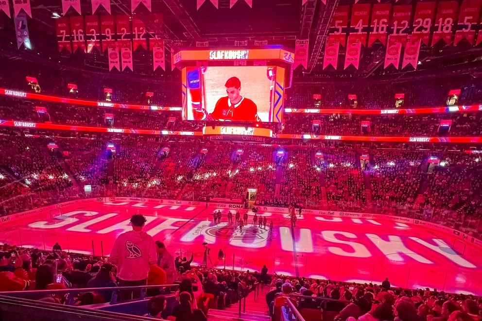 Juraj Slafkovský pred zápasom Montreal Canadiens - Chicago Blackhawks.