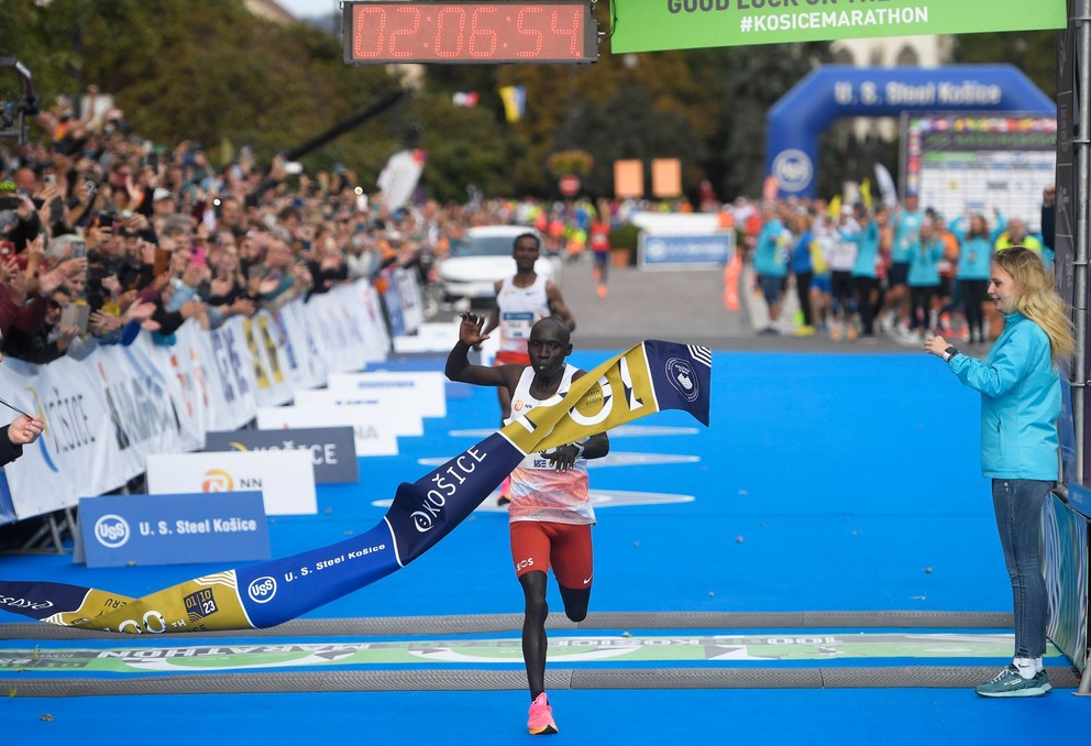 Keňan Philemon Rono triumfoval na Medzinárodného maratónu mieru 2023.