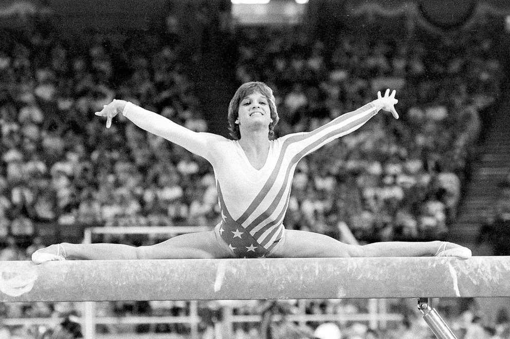 Americká gymnastka Mary Lou Rettonová počas OH 1984 v Los Angeles. 