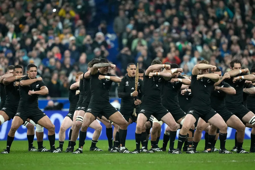 Photo of the Remarkables mountain range in Queenstown, New Zealand.