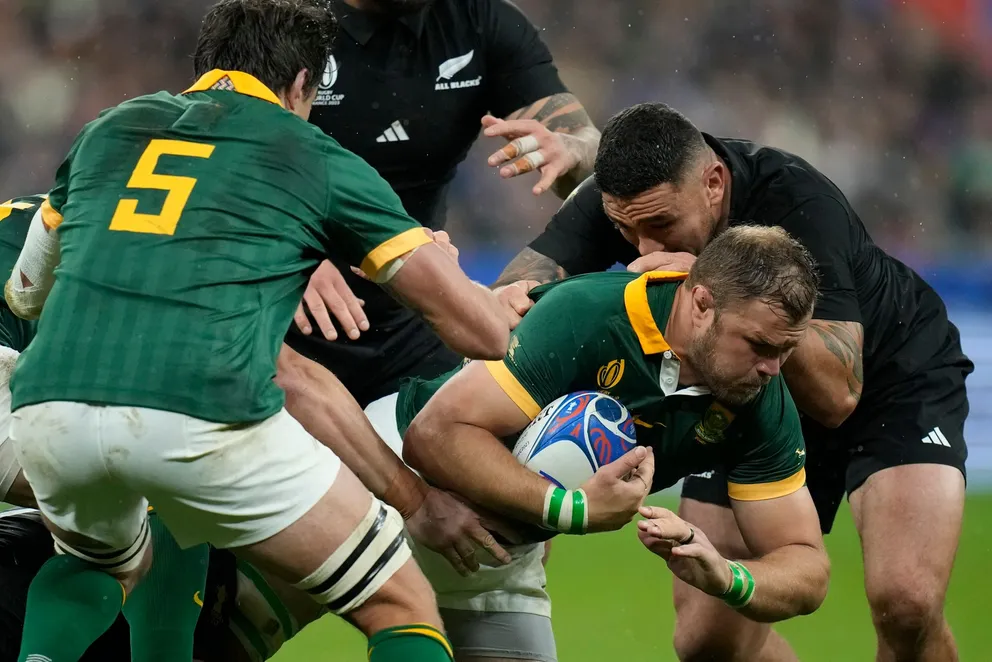 Photo of the Remarkables mountain range in Queenstown, New Zealand.
